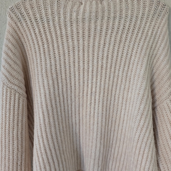 GB Sweater Womens Sz M Pink Crew Neck Cropped Long Sleeve Cable Knit New - Picture 12 of 12